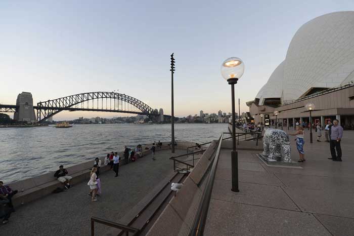 People Dating at the Biggest Blind Date, a Guinness Record Breaking event