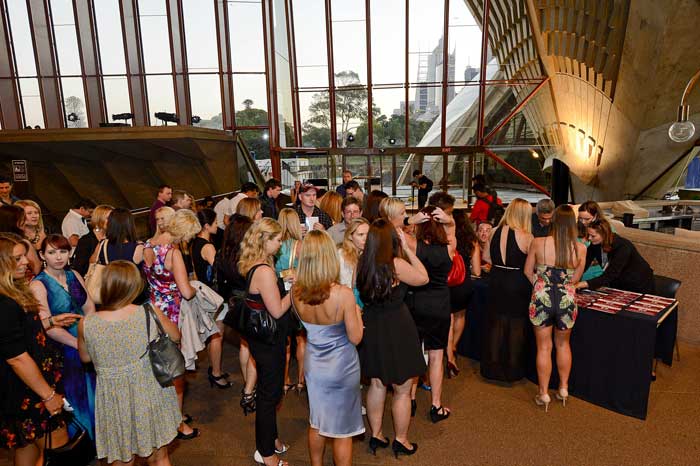 People Dating at the Biggest Blind Date, a Guinness Record Breaking event