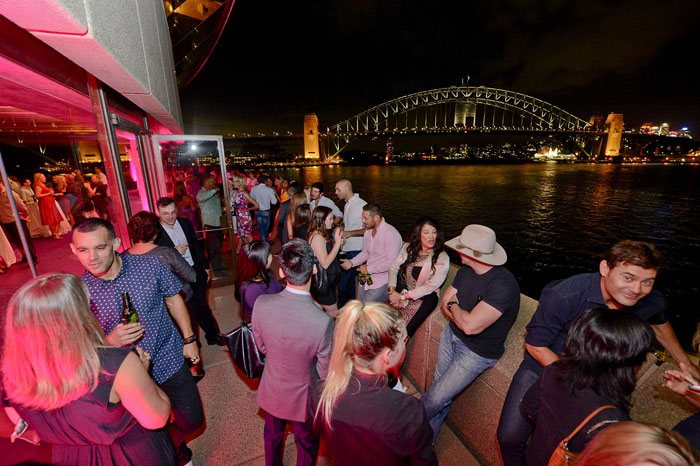 People Dating at the Biggest Blind Date, a Guinness Record Breaking event