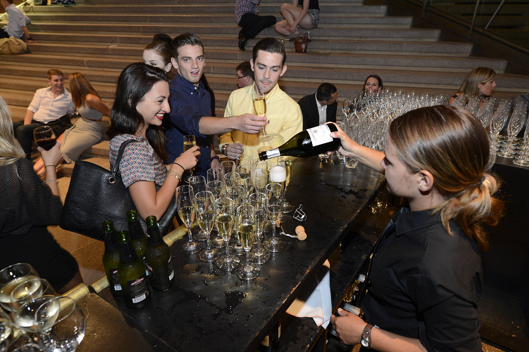 People Dating at the Biggest Blind Date, a Guinness Record Breaking event