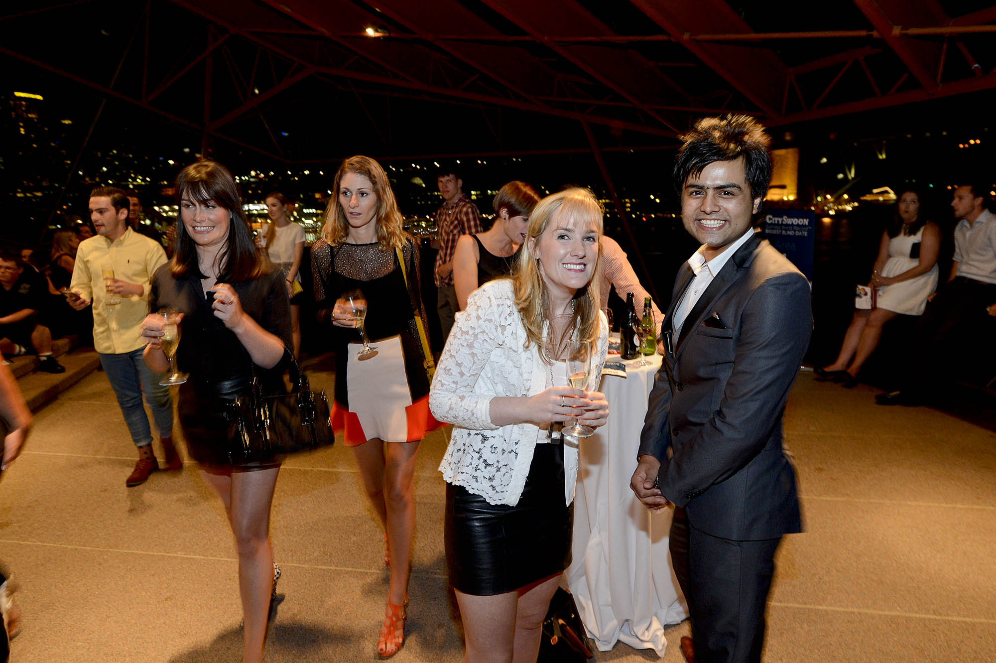 People Dating at the Biggest Blind Date, a Guinness Record Breaking event