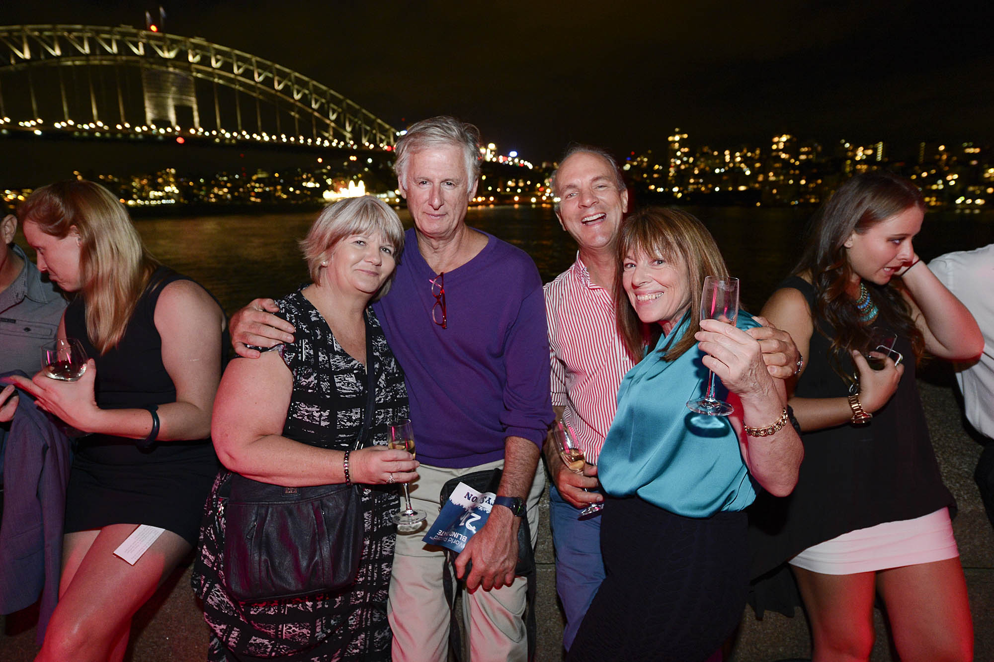 People Dating at the Biggest Blind Date, a Guinness Record Breaking event