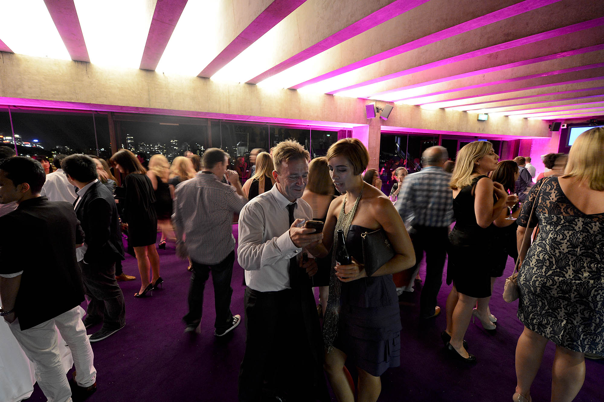 People Dating at the Biggest Blind Date, a Guinness Record Breaking event