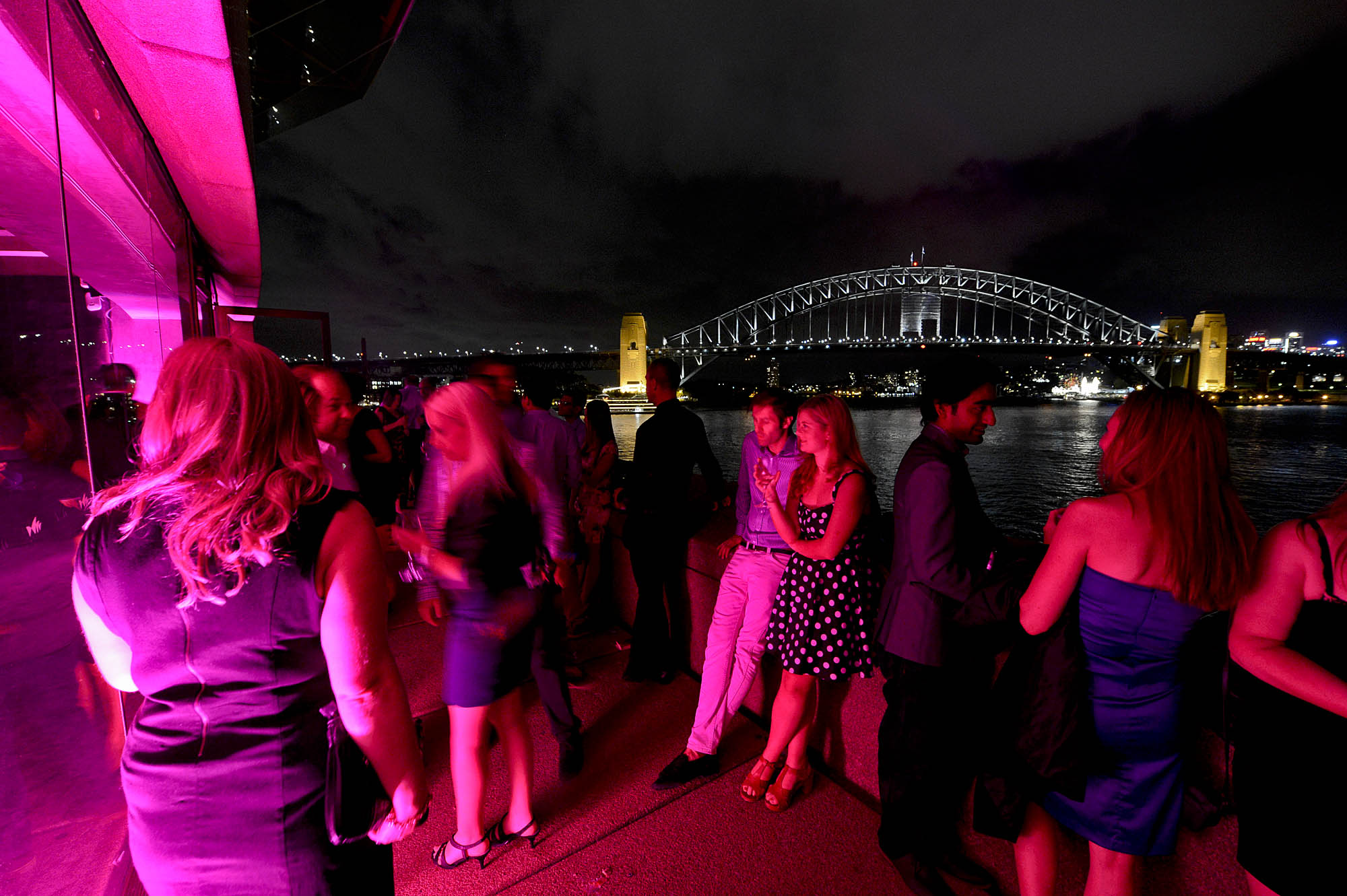 People Dating at the Biggest Blind Date, a Guinness Record Breaking event