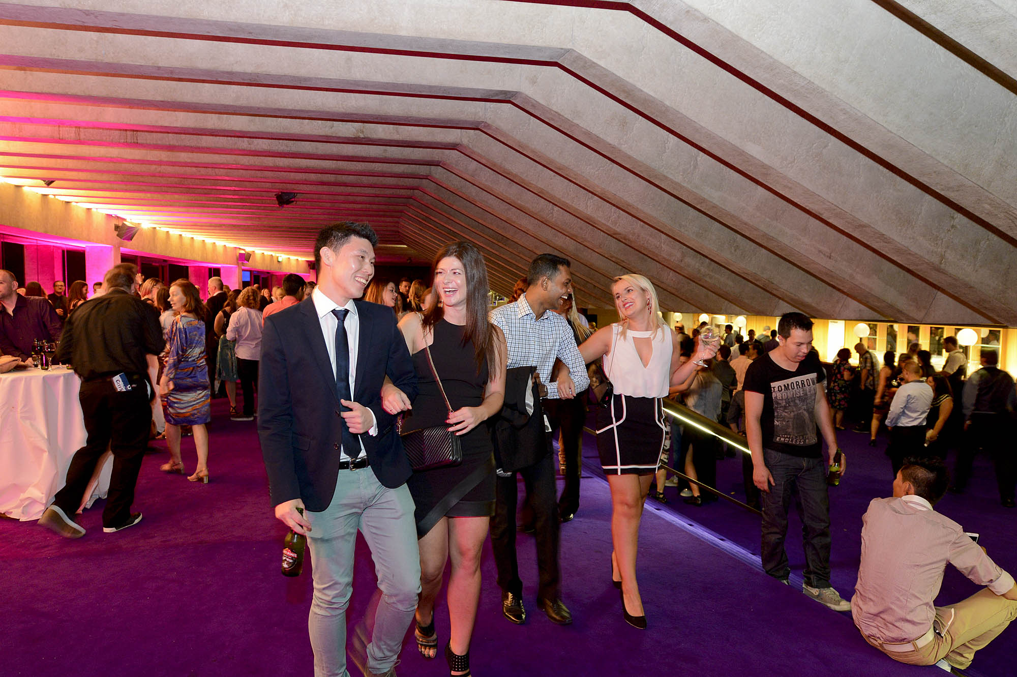 People Dating at the Biggest Blind Date, a Guinness Record Breaking event