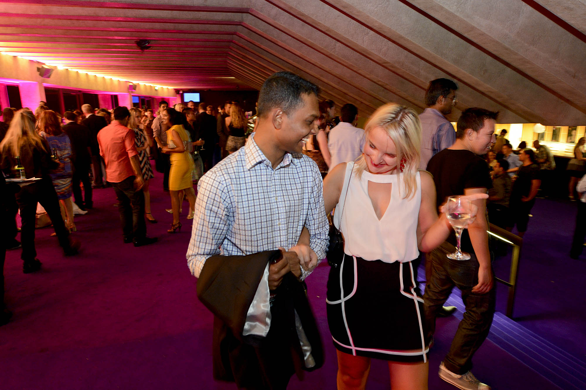 People Dating at the Biggest Blind Date, a Guinness Record Breaking event