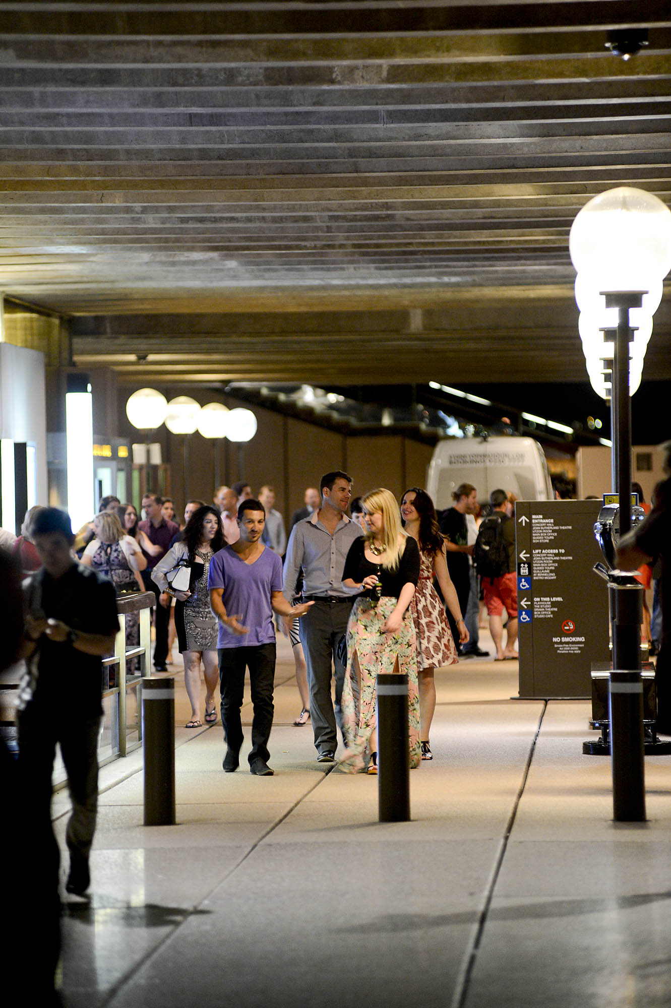 People Dating at the Biggest Blind Date, a Guinness Record Breaking event